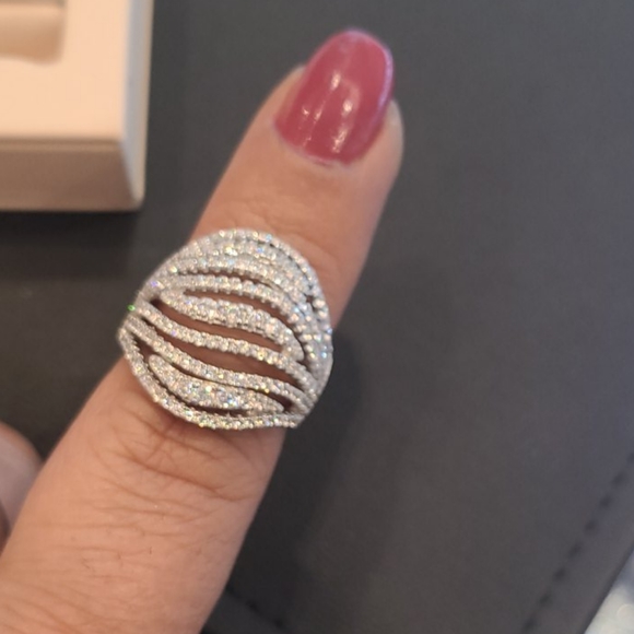 Ring - Picture 3 of 4